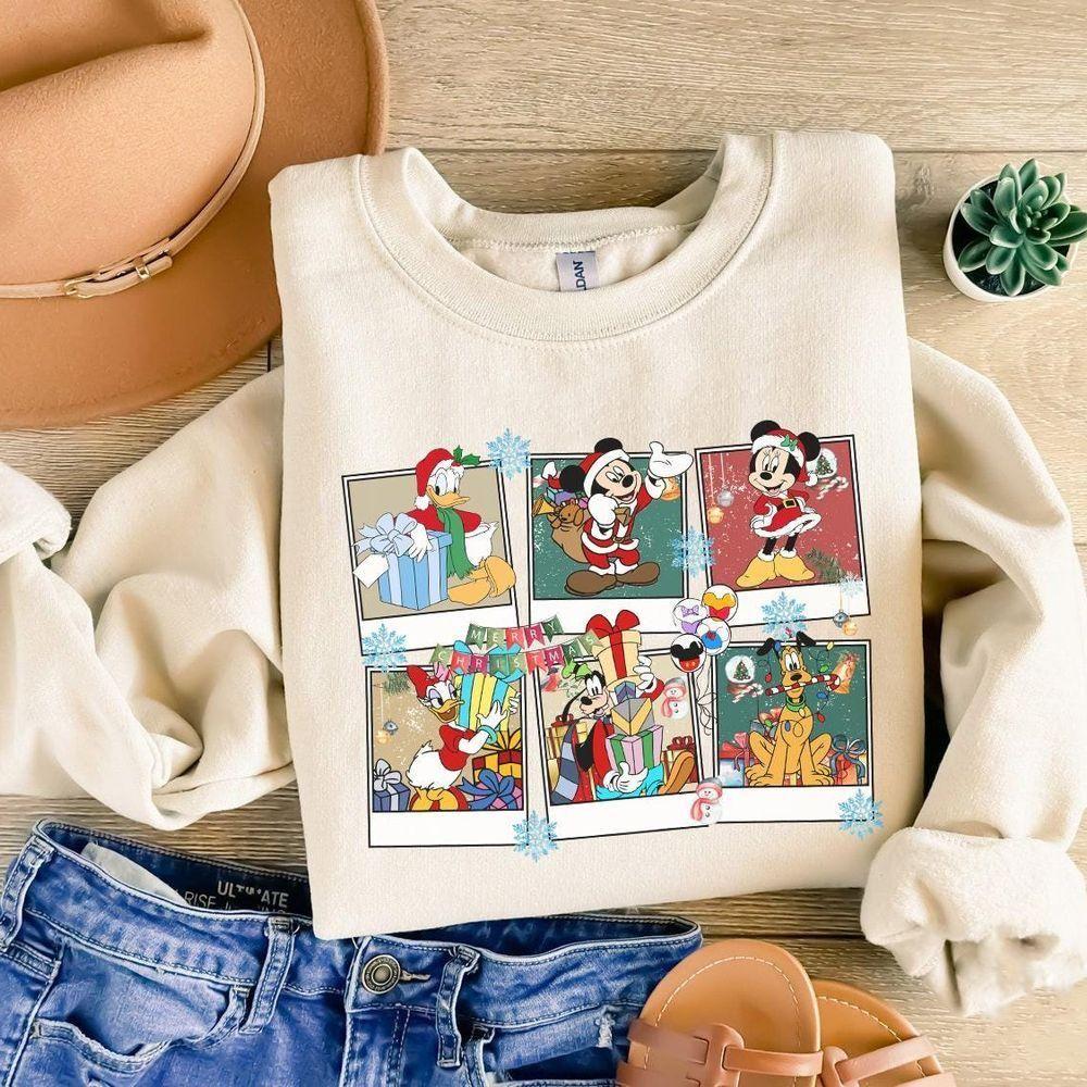 Retro Checkered Mickey Very Merry Christmas Vuitino Apparel